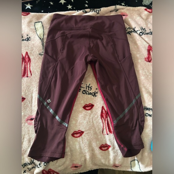 Lululemon burgundy leggings - Picture 2 of 2